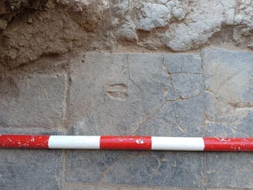 Huella de cabra descubierta en el horno de la Cova de les Morretes de Benitatxell