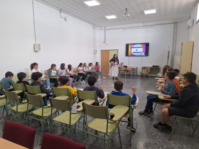 Imagen: Jornada de Amadem en el CEIP Sanchis Guarner de Ondara