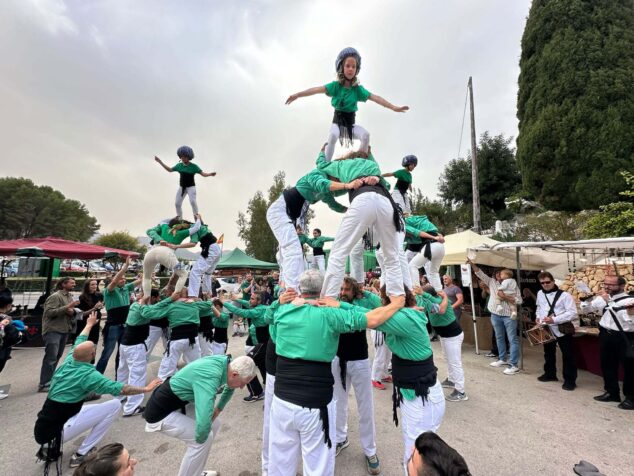 Imagen: La Muixeranga de la Marina Alta en la Fireta de Sant Vicent de Benidoleig