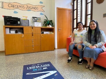 Luisa Fernanda y Loida Santuro, mamás cuyos hijos son usuarios del Centro de Desarrollo Infantil de Atención Temprana de la Marina Alta