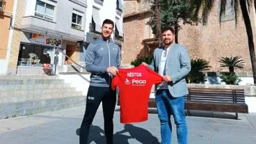 nestor portes y el concejal de turismo de pego ricardo sendra