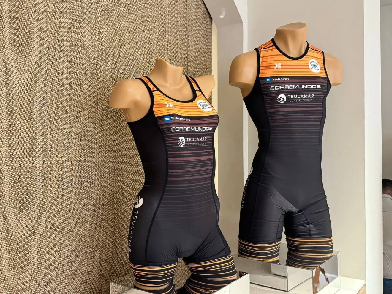 Equipación del club corremundos para el triatlón