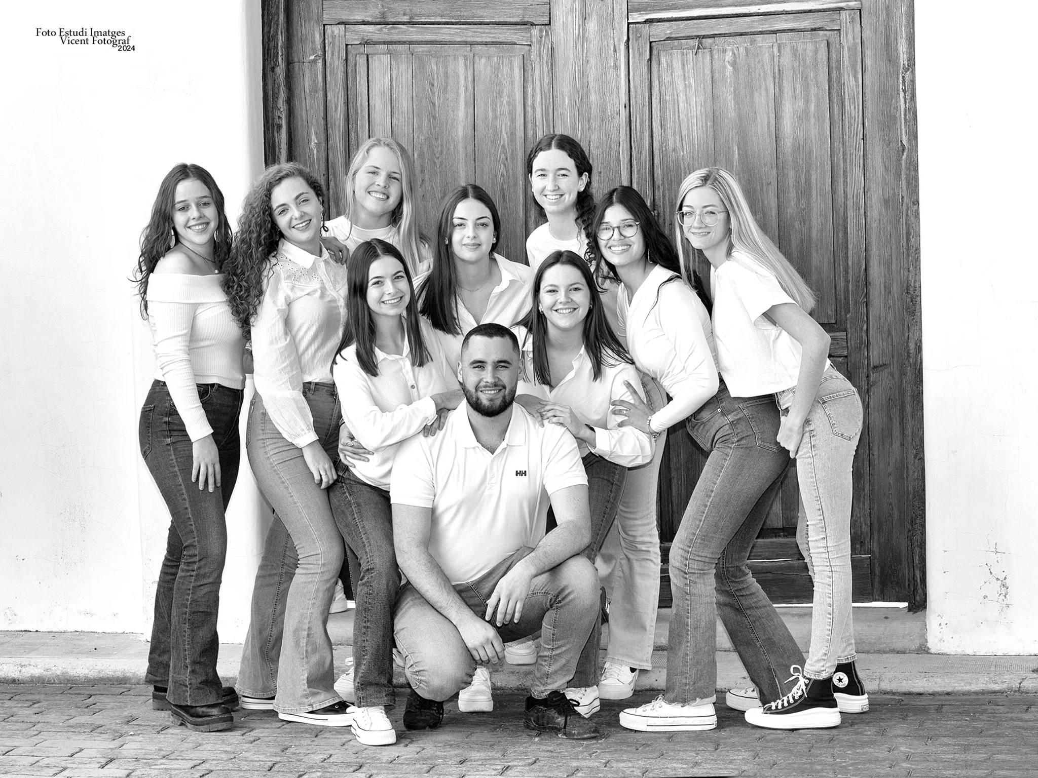representantes de las fiestas de la rosa de benitatxell 2024