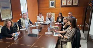 rueda de prensa sobre soluciones educativas en calp