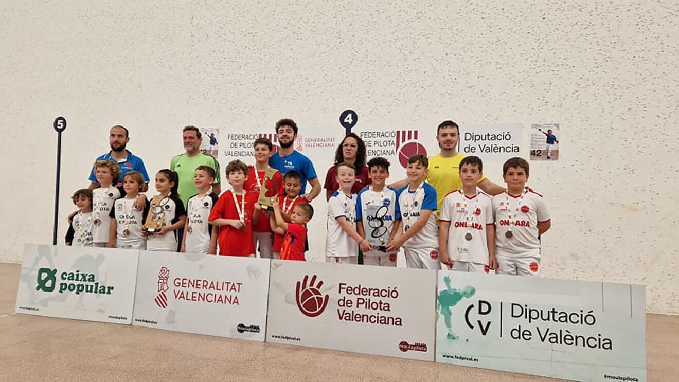 Benjamines de la Escola Municipal de Pilota de Ondara en la Final Provincial JECV de Escala i Corda