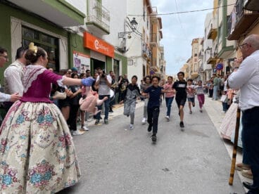 Carreras de gallos en la Fiestas de la Rosa de Benitatxell