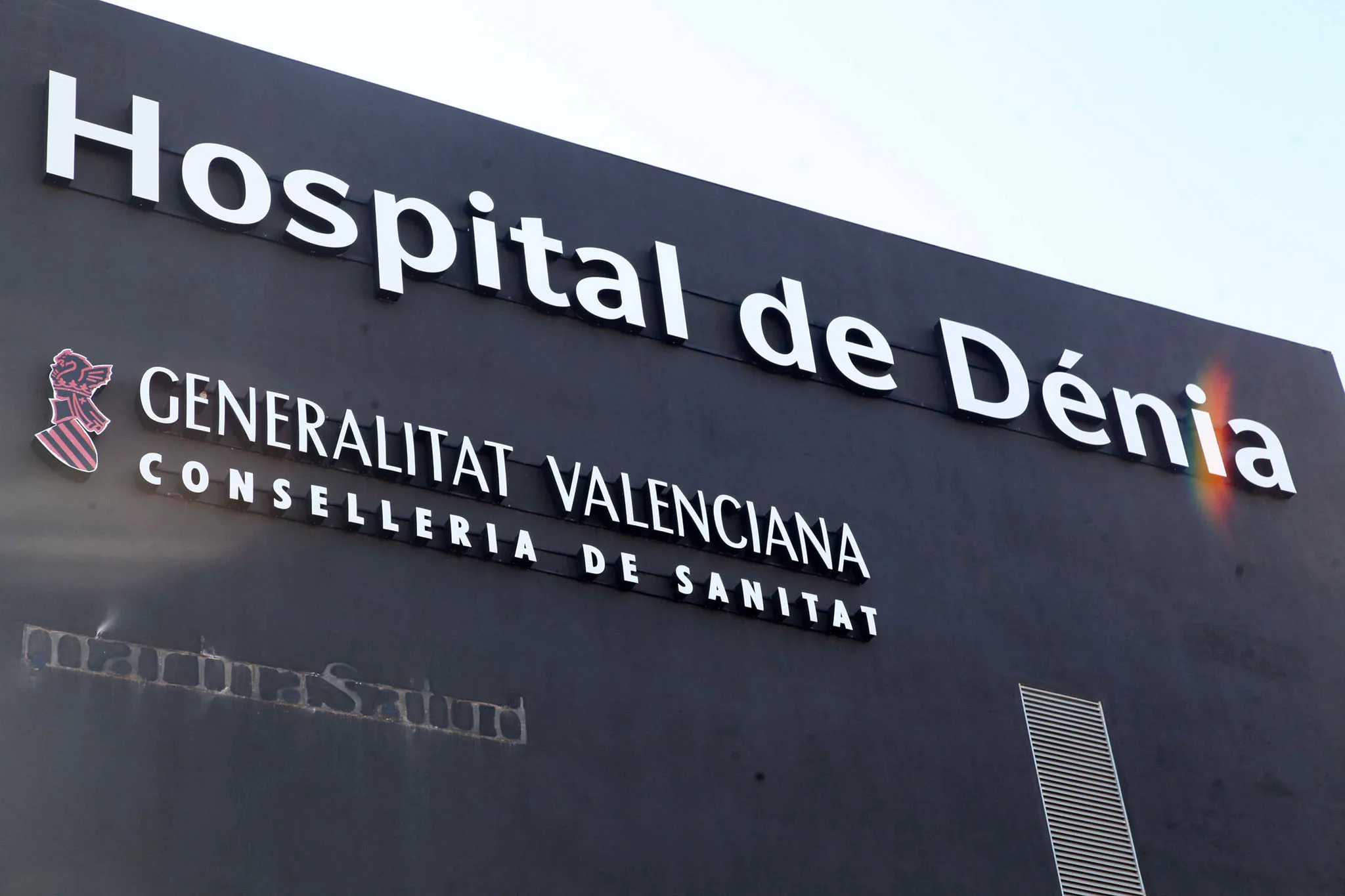 Hauptplakat des Denia-Krankenhauses