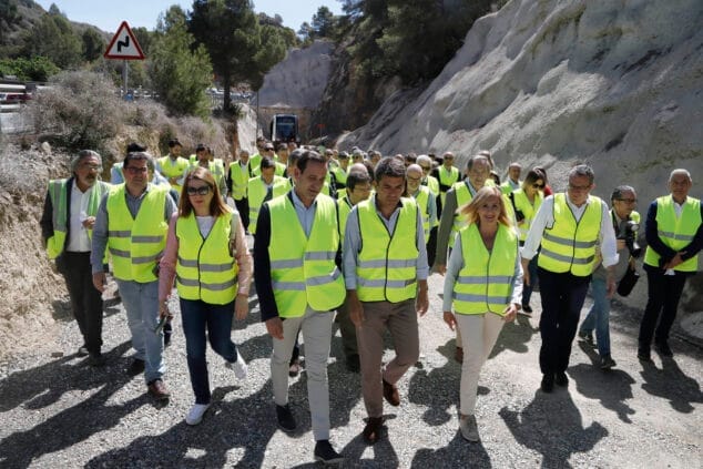 Imagen: Comitiva de la Generalitat Valenciana en las obras del Metropolitano de Alicante