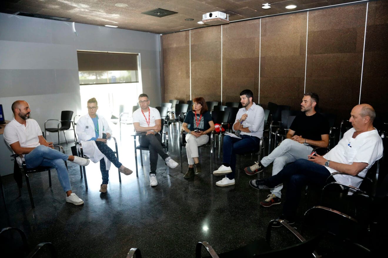 Representantes de Compromís reunidos con personal del Departamento de Salud de Dénia