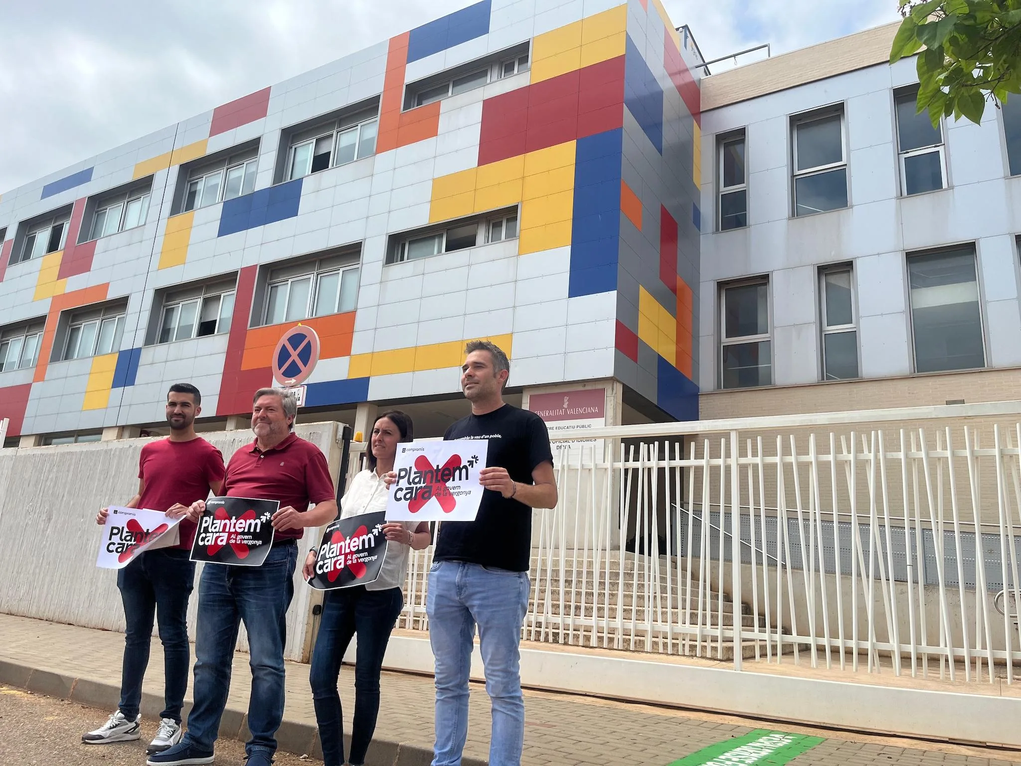 Stadträte von Compromis per Denia mit Gerard Fullana vor den Ies Sorts de la Mar