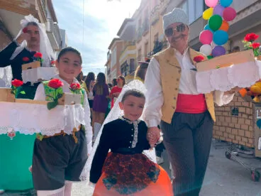 Disfraces en las fiestas de la Rosa de Benitatxell 2024 14