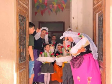 Disfraces en las fiestas de la Rosa de Benitatxell 2024 15