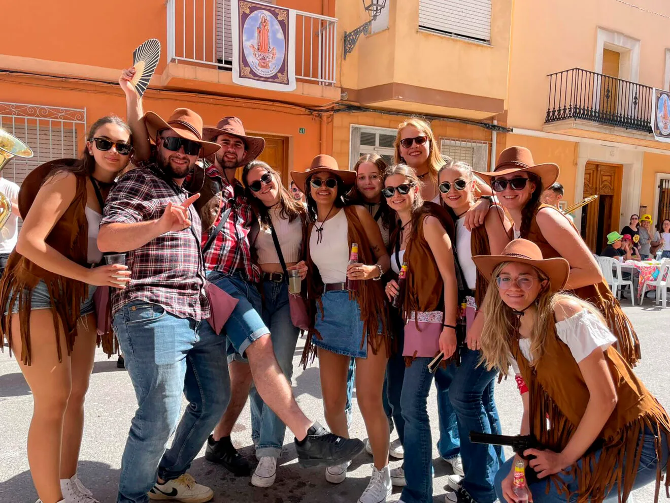 Disfraces en las fiestas de la Rosa de Benitatxell 2024 16