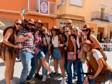 Disfraces en las fiestas de la Rosa de Benitatxell 2024 16