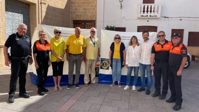 Imagen: Donación del Teulada Moraira Lions Club a Protección Civil de Benitatxell