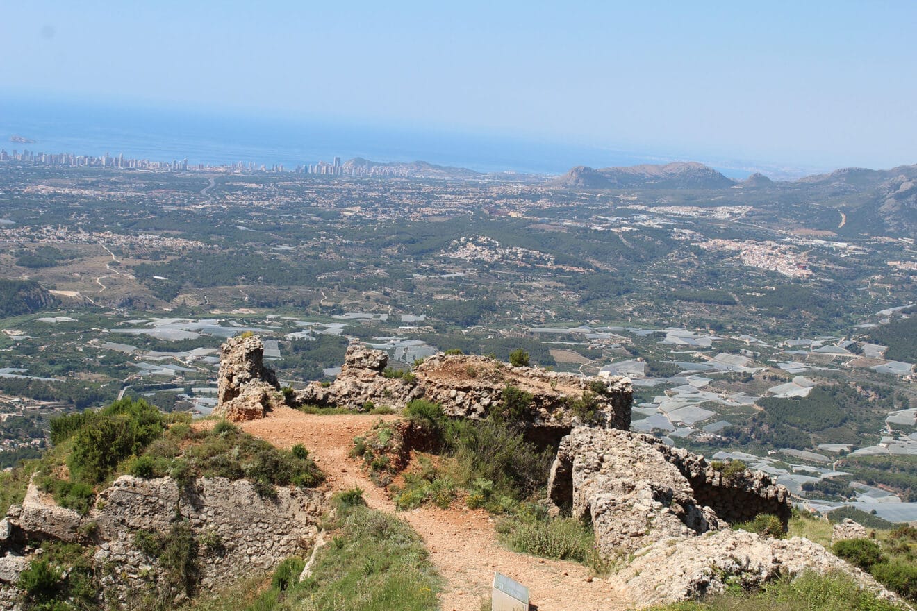 El Fort de Bèrnia y Altea de fondo