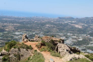 El Fort de Bèrnia y Altea de fondo