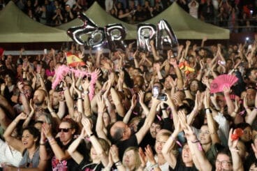 el publico en ondara con la actuacion de nebulossa en eurovision 2024