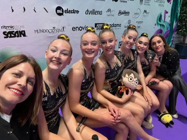 gimnastas de calp en la competicion de santander