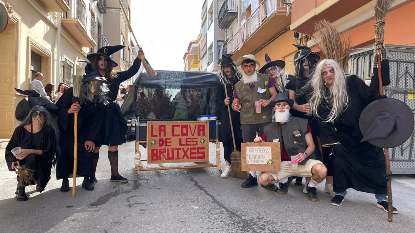 Grupo 'La cova de les bruixes', ganadores del desfile de San Pancracio en Benitatxell 2024