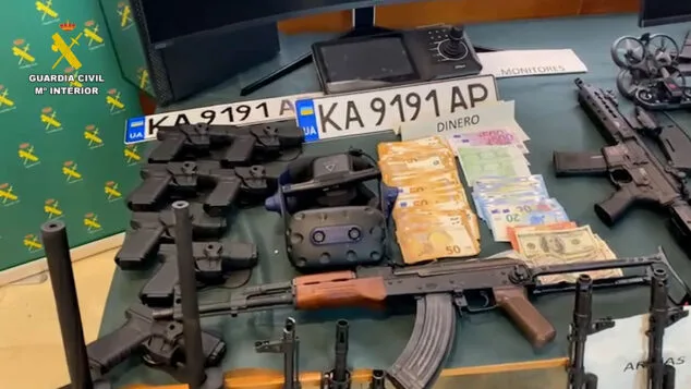 Detienen a nueve personas de una organización criminal residente en varios municipios de Alicante 1 Imagen: Material incautado a la organización criminal residente en la provincia de Alicante