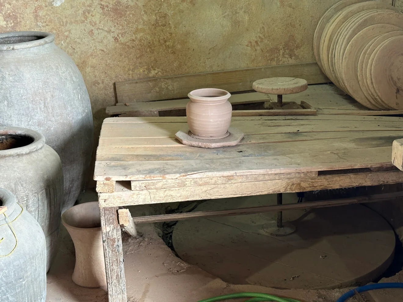 Mesa de trabajo en Alfarería Berenguer (Orbalfar)