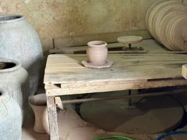 Mesa de trabajo en Alfarería Berenguer (Orbalfar)
