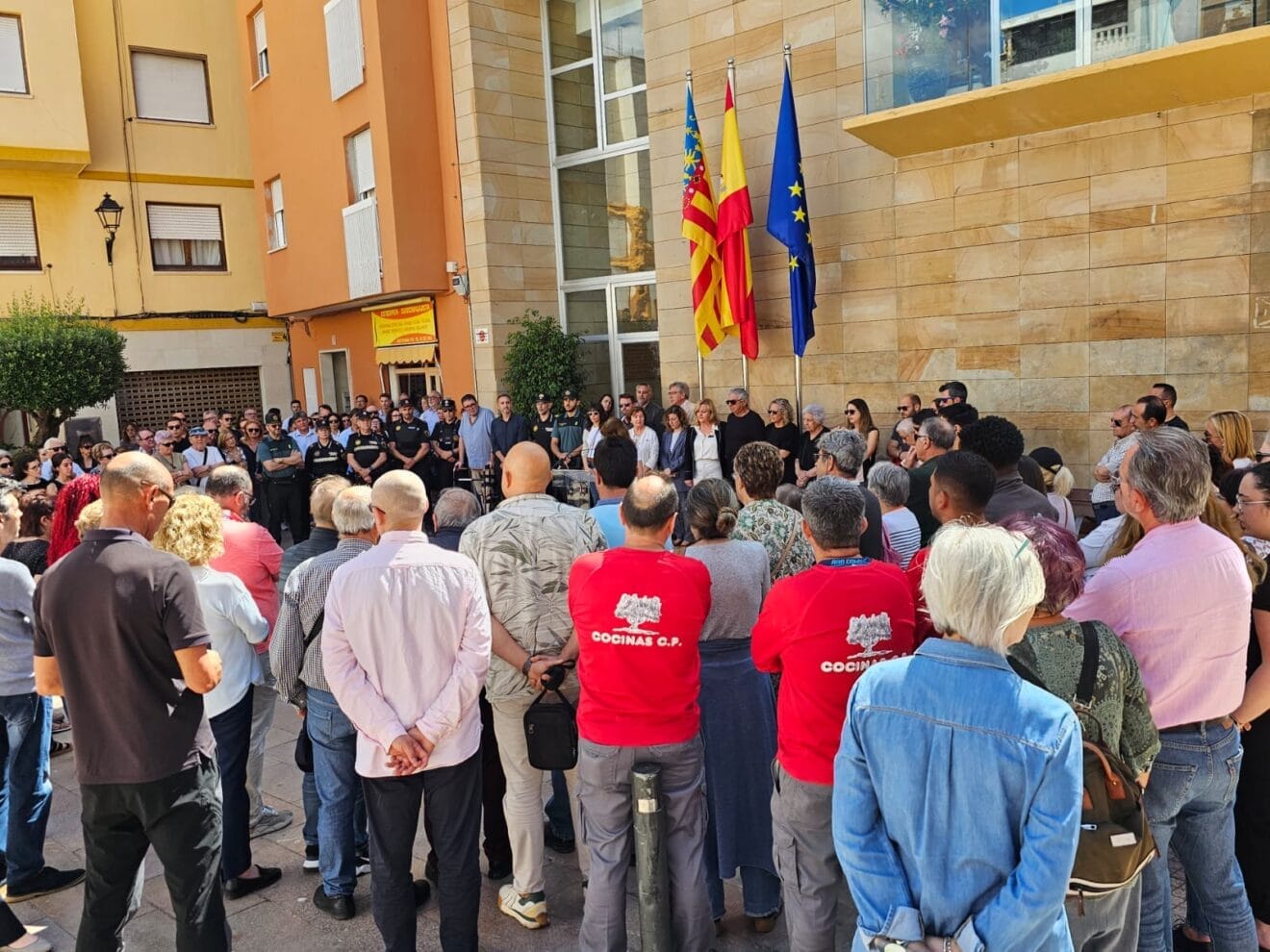 Minuto de silencio en Calp por Josep Pineda