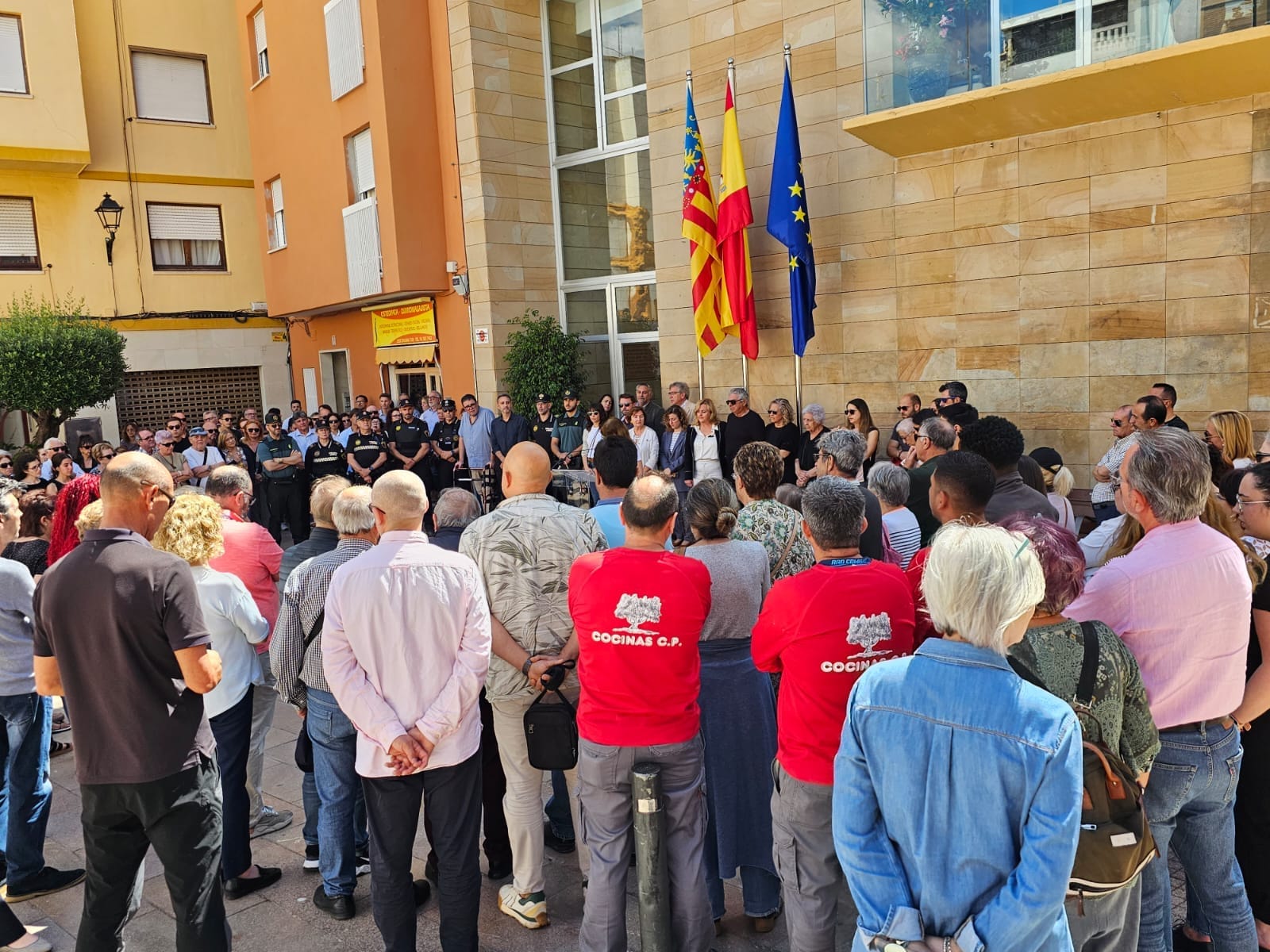 minuto de silencio en calp por josep pineda