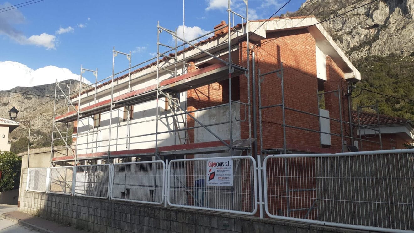 Obras en Benirrama