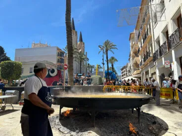 Paella gigante en Benissa en el Dia de les Anyades 2024