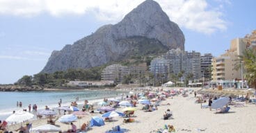 Playa de la Marina Alta llena