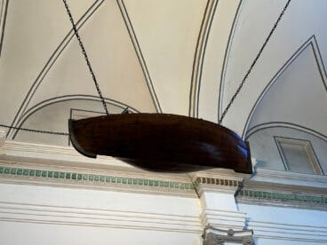 Supuesto navío de la leyenda en la Parroquia del Diví Salvador