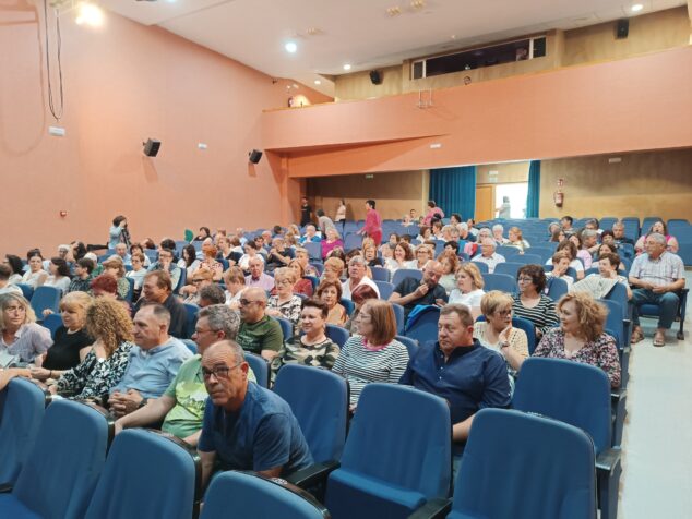 Imagen: Público en el teatro '8 dones'