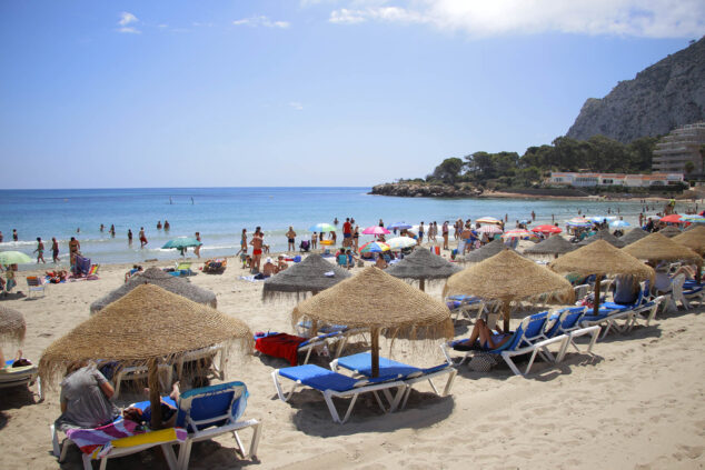 Imagen: Una de los extremos de la Playa de la Fossa de Calp