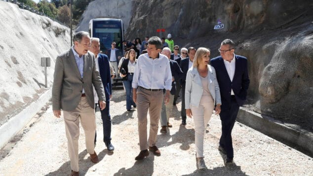 Imagen: Visita de Carlos Mazón a las obras del TRAM Metropolitano de Alicante desde Calp