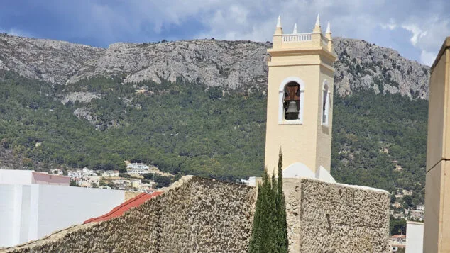 vista de las montanas desde calp dest