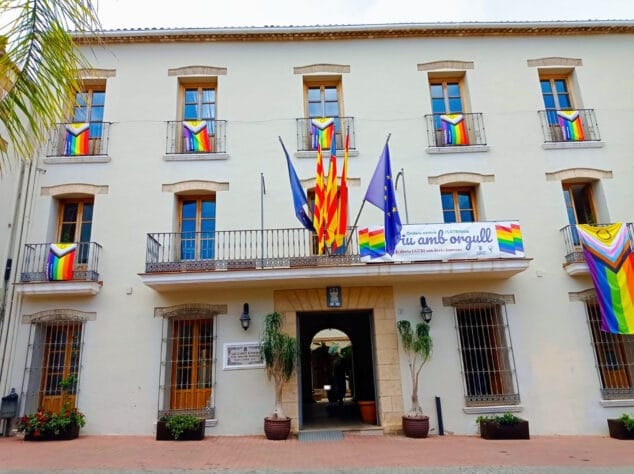 Imagen: Ayuntamiento de Ondara por el Día Internacional del Orgullo LGBT
