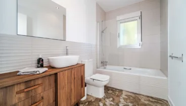 Baños modernos y minimalistas durante tus vacaciones