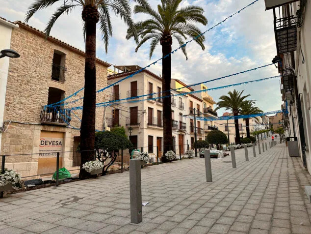 Arturo Poquet (Benissa): «A ningún alcalde le gusta tener que tomar una medida impopular» 5 Imagen: Calle Sant Josep de Benissa (carrer Ample)