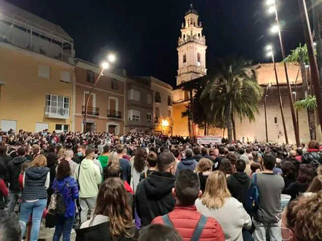 Imagen: Concentración de apoyo a los jóvenes encausados de Pego