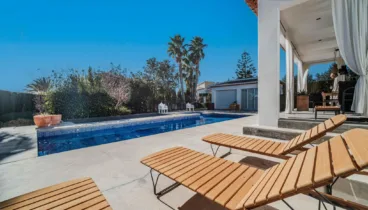 Diviértete en esta piscina perfecta