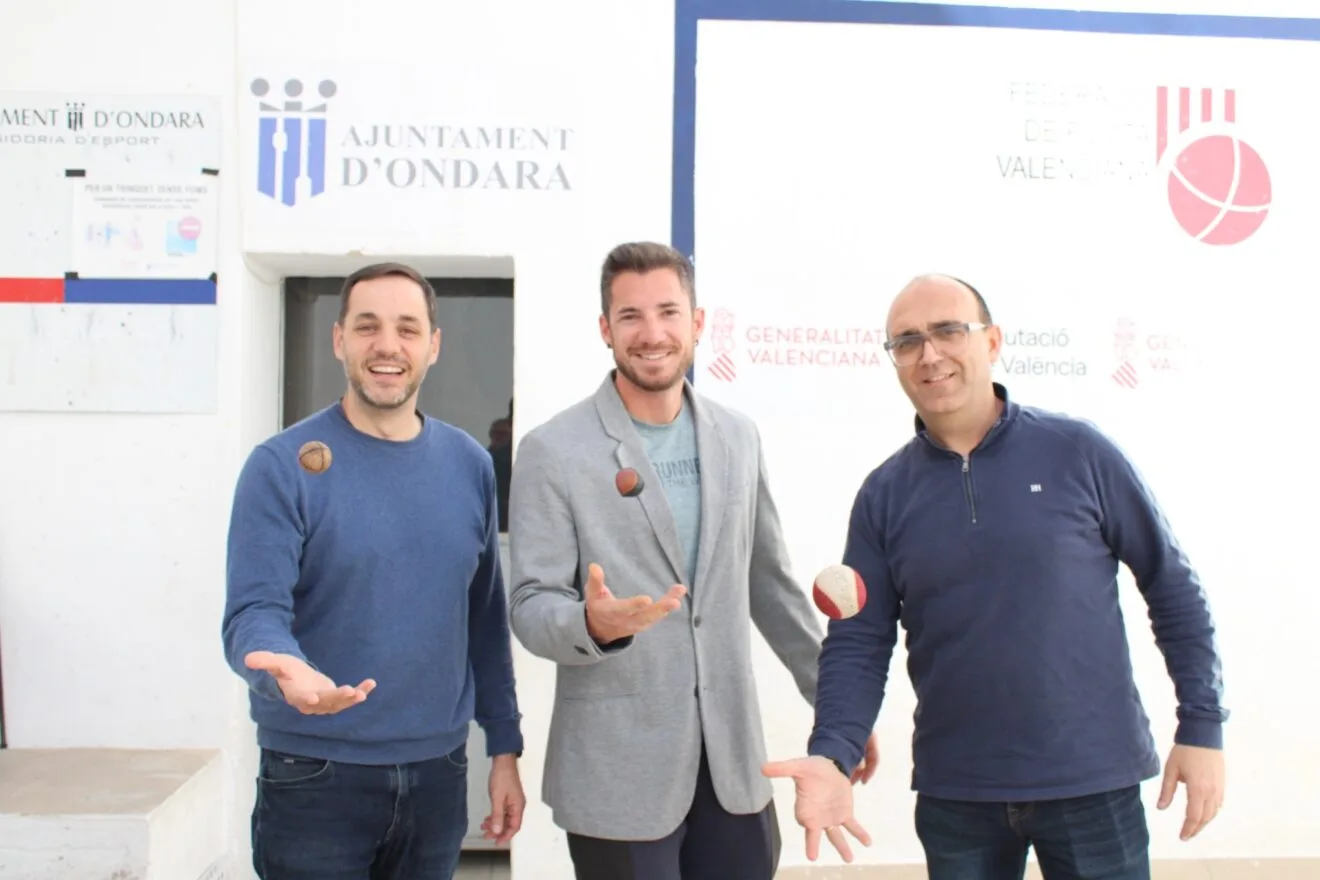 El Ayuntamiento de Ondara y la Federación de Pilota Valenciana han presentado hoy el cartel de la partida