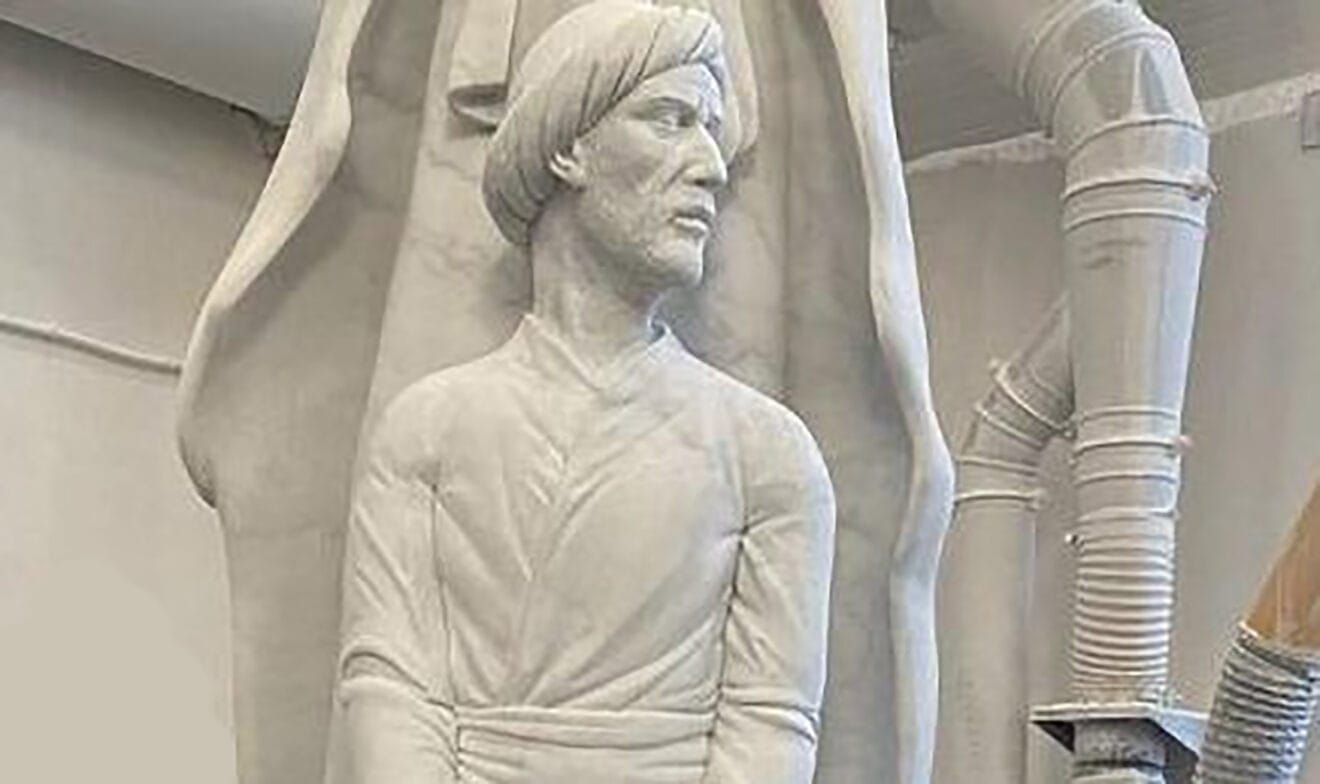 Estatua  de Alí Bitchín