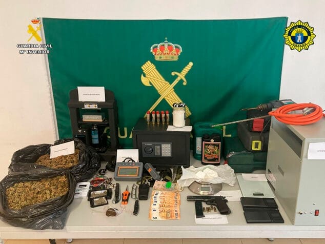 Imagen: Material incautado en Ondara