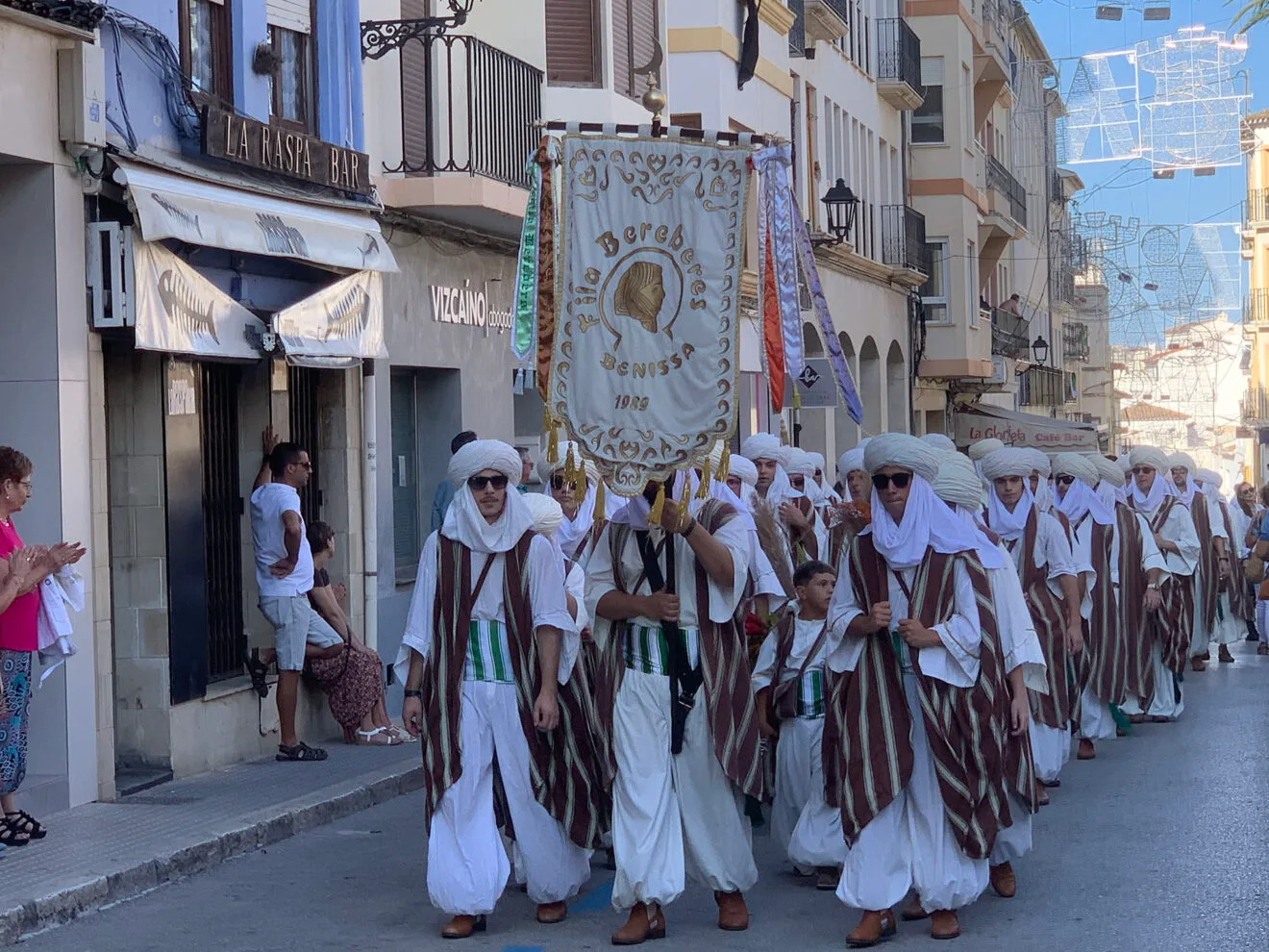Ofrenda de Moros y Cristianos de Benissa 2024 35