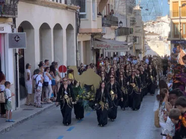 Ofrenda de Moros y Cristianos de Benissa 2024 57