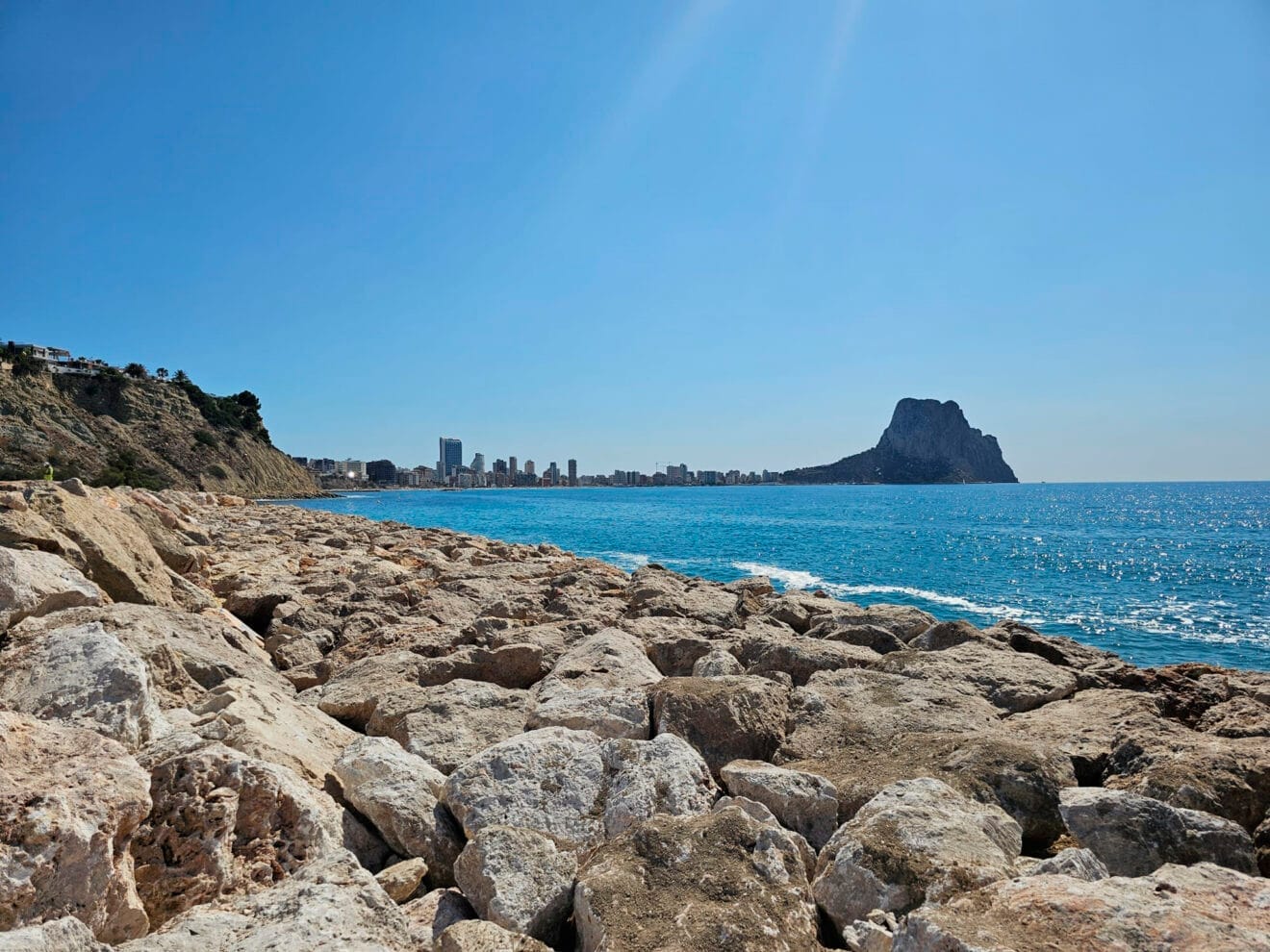 Piedras del dique de la escollera de Puerto Blanco de Calp
