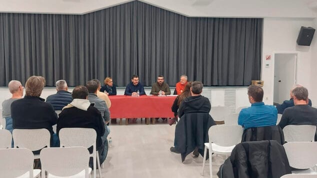Imagen: Reunión de miembros de la Xarxa d'Alcaldes