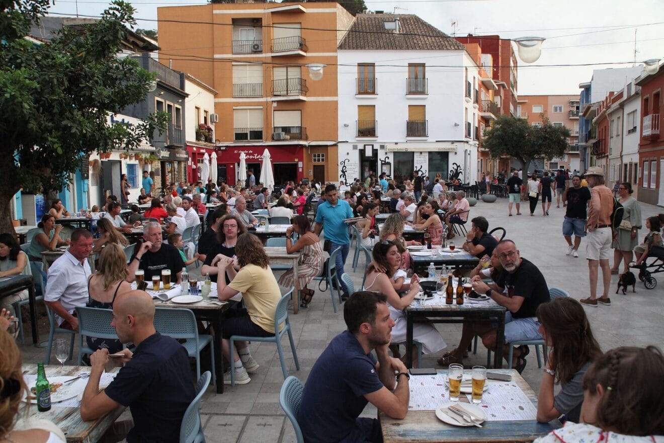 Terrazas en las calles de Dénia